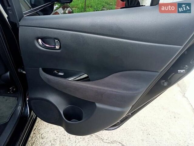 Чорний Ніссан Ліф, об'ємом двигуна 0 л та пробігом 70 тис. км за 7500 $, фото 72 на Automoto.ua