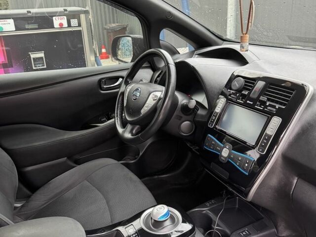 Чорний Ніссан Ліф, об'ємом двигуна 0 л та пробігом 95 тис. км за 7000 $, фото 5 на Automoto.ua