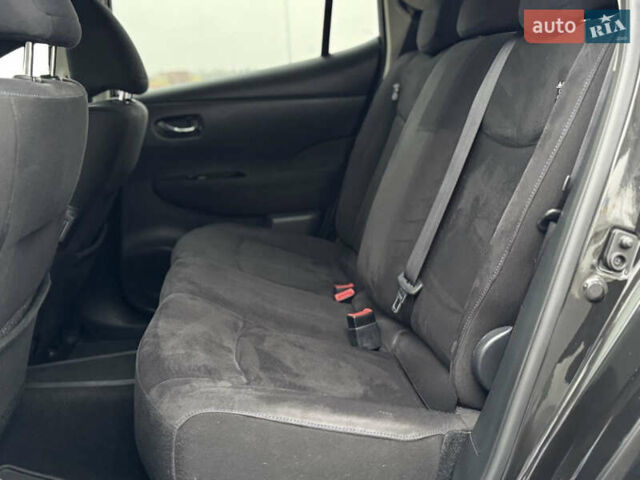 Черный Ниссан Лиф, объемом двигателя 0 л и пробегом 100 тыс. км за 6700 $, фото 34 на Automoto.ua