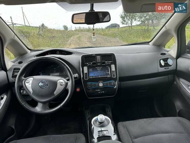 Черный Ниссан Лиф, объемом двигателя 0 л и пробегом 80 тыс. км за 7000 $, фото 15 на Automoto.ua