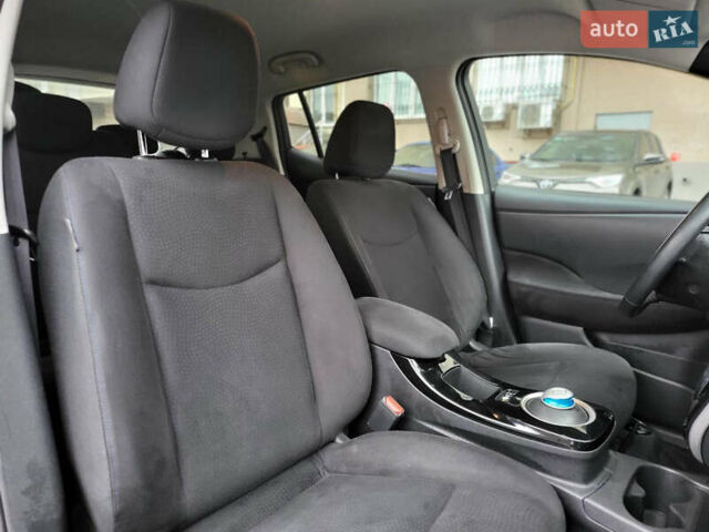 Черный Ниссан Лиф, объемом двигателя 0 л и пробегом 115 тыс. км за 7900 $, фото 15 на Automoto.ua