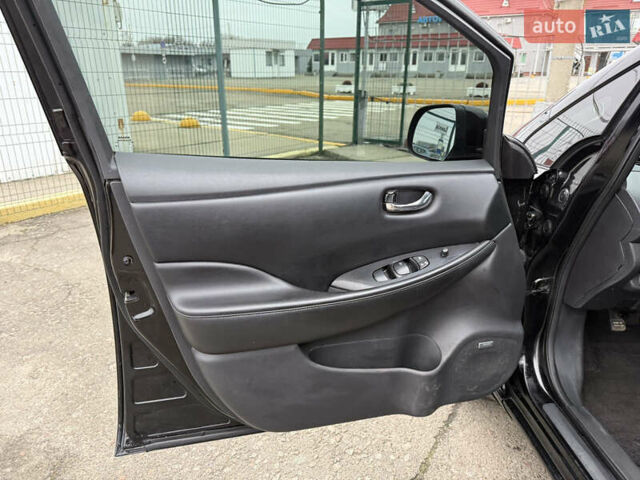 Черный Ниссан Лиф, объемом двигателя 0 л и пробегом 163 тыс. км за 7490 $, фото 9 на Automoto.ua