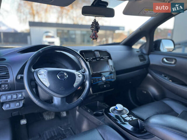 Чорний Ніссан Ліф, об'ємом двигуна 0 л та пробігом 164 тис. км за 8500 $, фото 17 на Automoto.ua