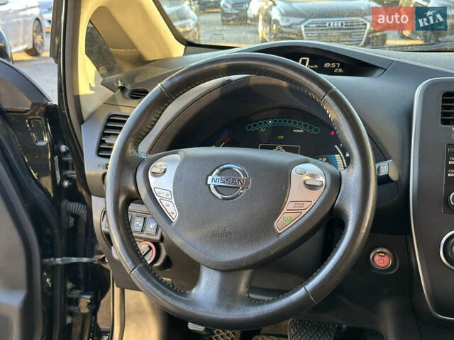 Чорний Ніссан Ліф, об'ємом двигуна 0 л та пробігом 70 тис. км за 7700 $, фото 18 на Automoto.ua