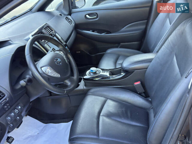 Черный Ниссан Лиф, объемом двигателя 0 л и пробегом 97 тыс. км за 7850 $, фото 7 на Automoto.ua