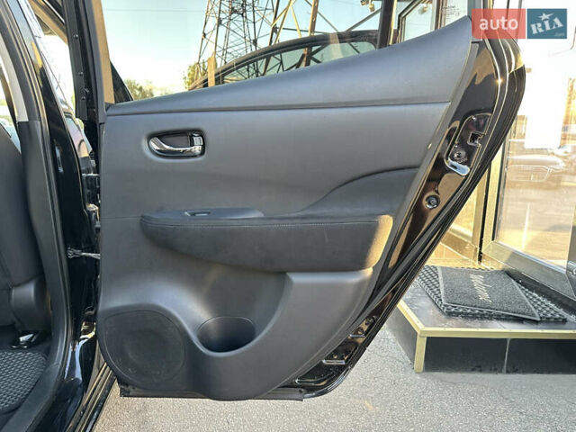 Чорний Ніссан Ліф, об'ємом двигуна 0 л та пробігом 70 тис. км за 7700 $, фото 19 на Automoto.ua