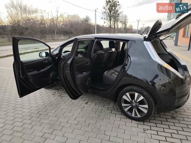 Чорний Ніссан Ліф, об'ємом двигуна 0 л та пробігом 120 тис. км за 6499 $, фото 84 на Automoto.ua