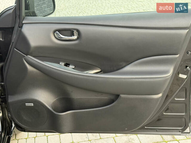 Чорний Ніссан Ліф, об'ємом двигуна 0 л та пробігом 90 тис. км за 7700 $, фото 55 на Automoto.ua