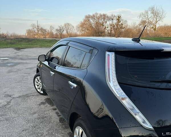 Черный Ниссан Лиф, объемом двигателя 0 л и пробегом 126 тыс. км за 7000 $, фото 1 на Automoto.ua