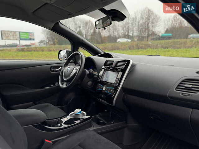 Черный Ниссан Лиф, объемом двигателя 0 л и пробегом 100 тыс. км за 6700 $, фото 36 на Automoto.ua