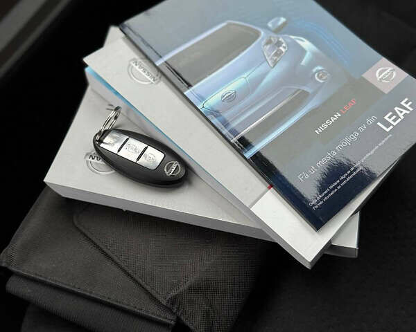 Черный Ниссан Лиф, объемом двигателя 0 л и пробегом 100 тыс. км за 6700 $, фото 44 на Automoto.ua