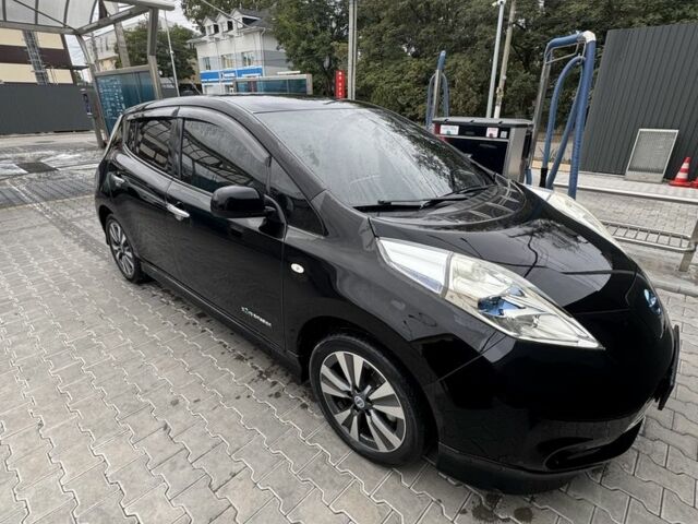Чорний Ніссан Ліф, об'ємом двигуна 0 л та пробігом 95 тис. км за 7000 $, фото 1 на Automoto.ua