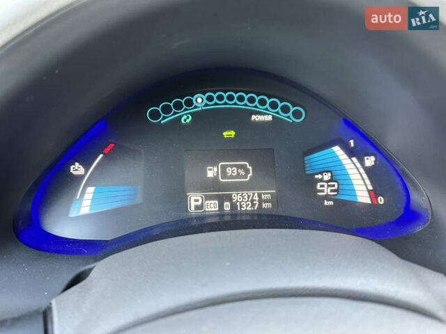 Чорний Ніссан Ліф, об'ємом двигуна 0 л та пробігом 96 тис. км за 6500 $, фото 11 на Automoto.ua