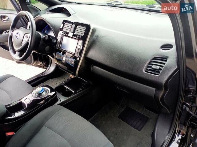 Чорний Ніссан Ліф, об'ємом двигуна 0 л та пробігом 70 тис. км за 7500 $, фото 65 на Automoto.ua