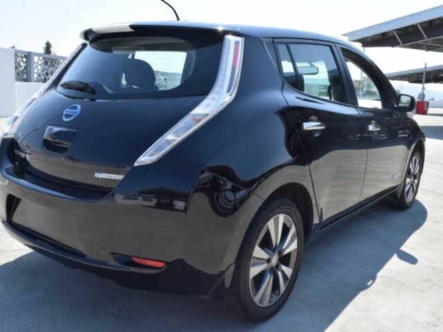 Черный Ниссан Лиф, объемом двигателя 0 л и пробегом 72 тыс. км за 5100 $, фото 5 на Automoto.ua