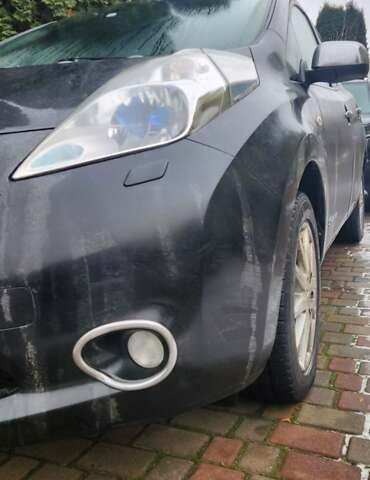 Черный Ниссан Лиф, объемом двигателя 0 л и пробегом 90 тыс. км за 6550 $, фото 4 на Automoto.ua