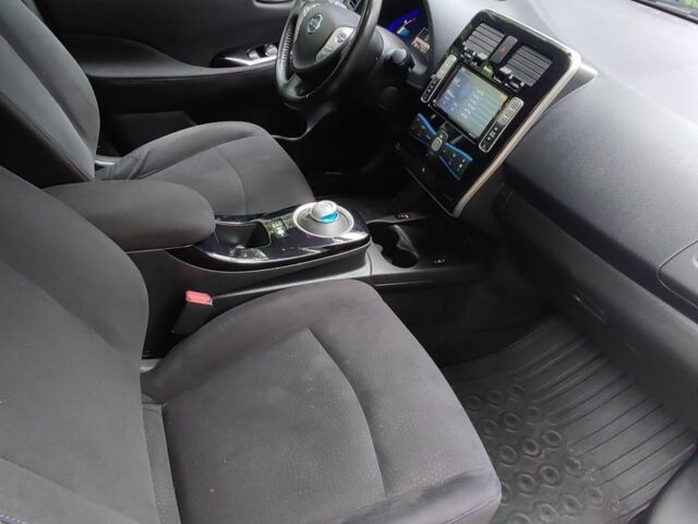 Черный Ниссан Лиф, объемом двигателя 0 л и пробегом 134 тыс. км за 6500 $, фото 17 на Automoto.ua