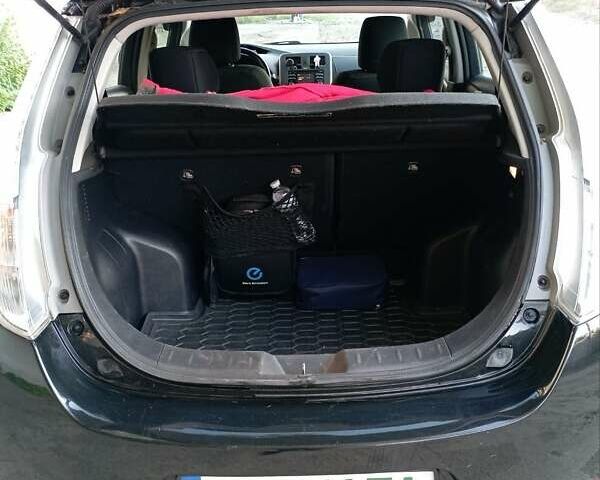 Чорний Ніссан Ліф, об'ємом двигуна 0 л та пробігом 110 тис. км за 7600 $, фото 7 на Automoto.ua