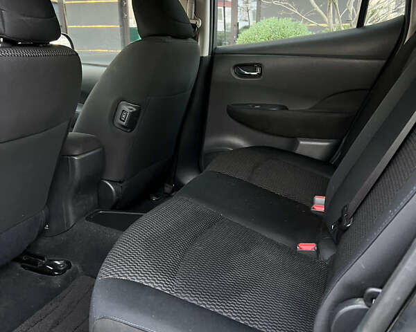 Чорний Ніссан Ліф, об'ємом двигуна 0 л та пробігом 158 тис. км за 7000 $, фото 4 на Automoto.ua