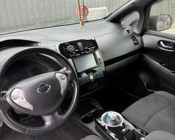 Чорний Ніссан Ліф, об'ємом двигуна 0 л та пробігом 95 тис. км за 7000 $, фото 9 на Automoto.ua