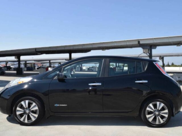 Черный Ниссан Лиф, объемом двигателя 0 л и пробегом 72 тыс. км за 5100 $, фото 3 на Automoto.ua