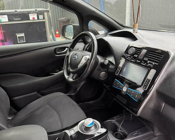 Чорний Ніссан Ліф, об'ємом двигуна 0 л та пробігом 95 тис. км за 7000 $, фото 7 на Automoto.ua