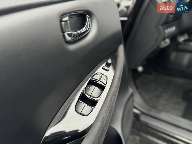 Черный Ниссан Лиф, объемом двигателя 0 л и пробегом 100 тыс. км за 6700 $, фото 9 на Automoto.ua