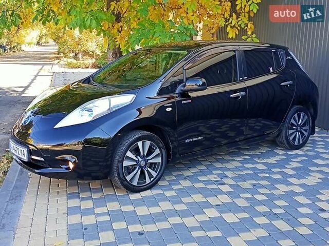 Чорний Ніссан Ліф, об'ємом двигуна 0 л та пробігом 70 тис. км за 7500 $, фото 35 на Automoto.ua