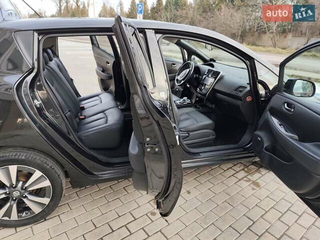 Чорний Ніссан Ліф, об'ємом двигуна 0 л та пробігом 120 тис. км за 6499 $, фото 79 на Automoto.ua
