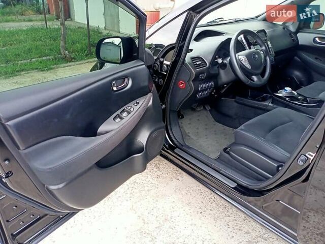 Чорний Ніссан Ліф, об'ємом двигуна 0 л та пробігом 70 тис. км за 7500 $, фото 55 на Automoto.ua