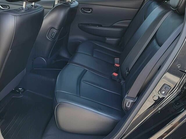 Черный Ниссан Лиф, объемом двигателя 0 л и пробегом 70 тыс. км за 5600 $, фото 8 на Automoto.ua