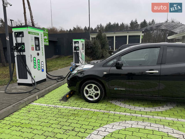 Черный Ниссан Лиф, объемом двигателя 0 л и пробегом 100 тыс. км за 6700 $, фото 45 на Automoto.ua