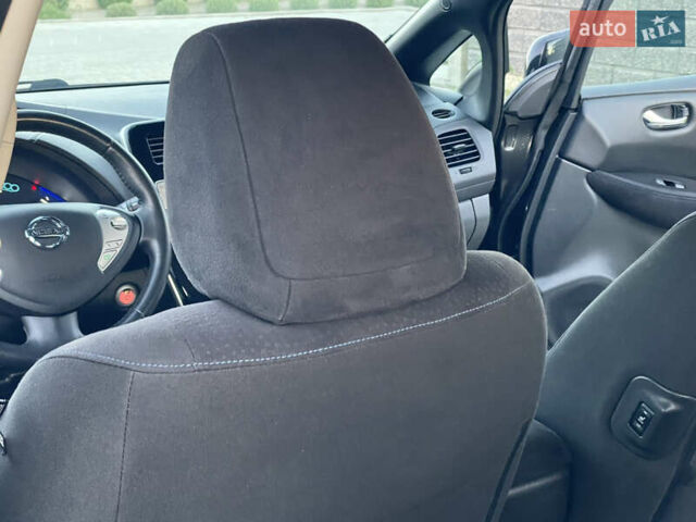 Черный Ниссан Лиф, объемом двигателя 0 л и пробегом 131 тыс. км за 7000 $, фото 39 на Automoto.ua