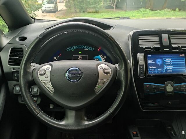 Черный Ниссан Лиф, объемом двигателя 0 л и пробегом 134 тыс. км за 6500 $, фото 19 на Automoto.ua