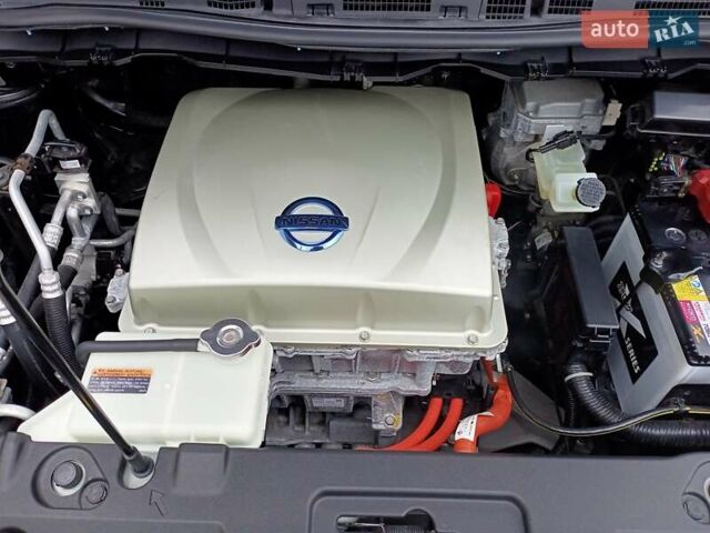 Чорний Ніссан Ліф, об'ємом двигуна 0 л та пробігом 70 тис. км за 7500 $, фото 81 на Automoto.ua