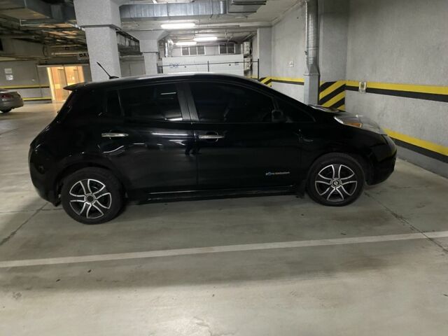 Черный Ниссан Лиф, объемом двигателя 0 л и пробегом 190 тыс. км за 11200 $, фото 1 на Automoto.ua