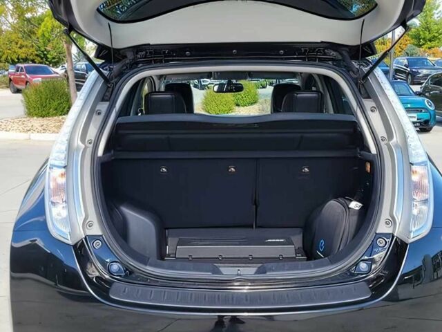 Черный Ниссан Лиф, объемом двигателя 0 л и пробегом 70 тыс. км за 5600 $, фото 9 на Automoto.ua