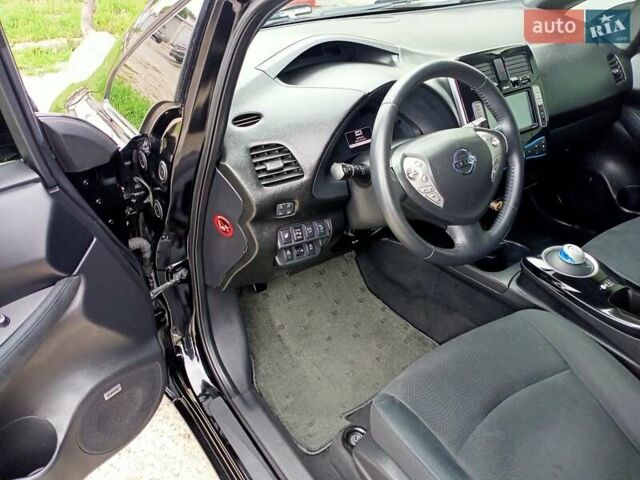 Чорний Ніссан Ліф, об'ємом двигуна 0 л та пробігом 70 тис. км за 7500 $, фото 50 на Automoto.ua