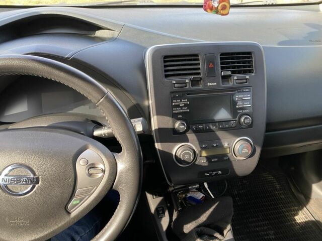 Черный Ниссан Лиф, объемом двигателя 0 л и пробегом 185 тыс. км за 11000 $, фото 6 на Automoto.ua