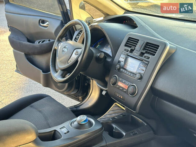 Чорний Ніссан Ліф, об'ємом двигуна 0 л та пробігом 70 тис. км за 7700 $, фото 21 на Automoto.ua
