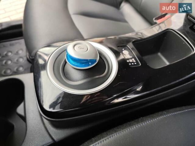 Чорний Ніссан Ліф, об'ємом двигуна 0 л та пробігом 120 тис. км за 6499 $, фото 39 на Automoto.ua