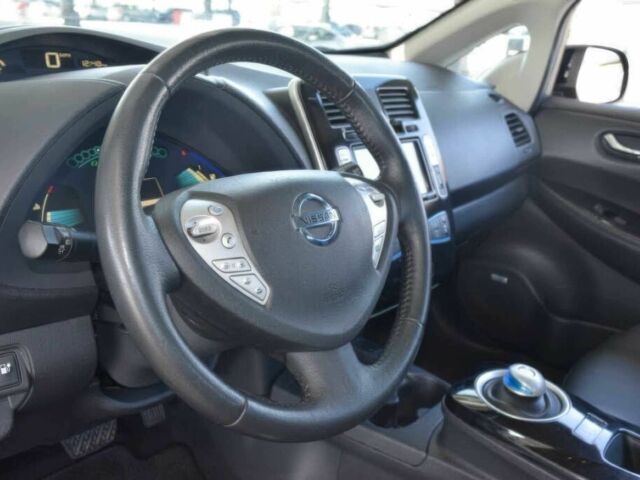Черный Ниссан Лиф, объемом двигателя 0 л и пробегом 72 тыс. км за 5100 $, фото 6 на Automoto.ua
