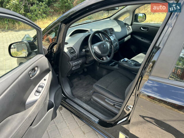 Черный Ниссан Лиф, объемом двигателя 0 л и пробегом 80 тыс. км за 8000 $, фото 5 на Automoto.ua