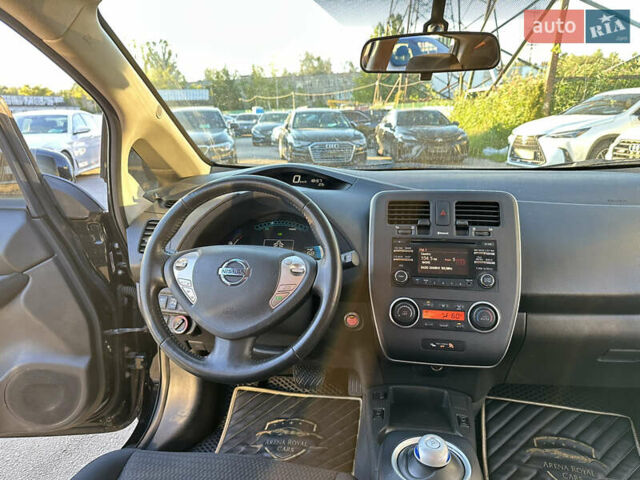 Чорний Ніссан Ліф, об'ємом двигуна 0 л та пробігом 70 тис. км за 7700 $, фото 17 на Automoto.ua