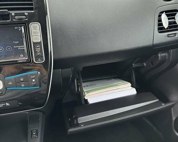 Черный Ниссан Лиф, объемом двигателя 0 л и пробегом 80 тыс. км за 7000 $, фото 14 на Automoto.ua