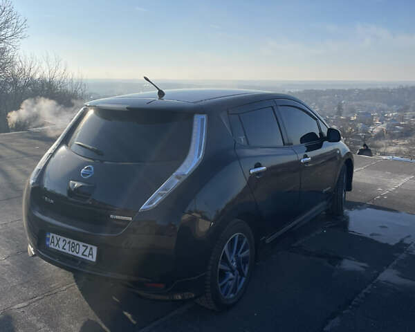 Черный Ниссан Лиф, объемом двигателя 0 л и пробегом 103 тыс. км за 9800 $, фото 8 на Automoto.ua