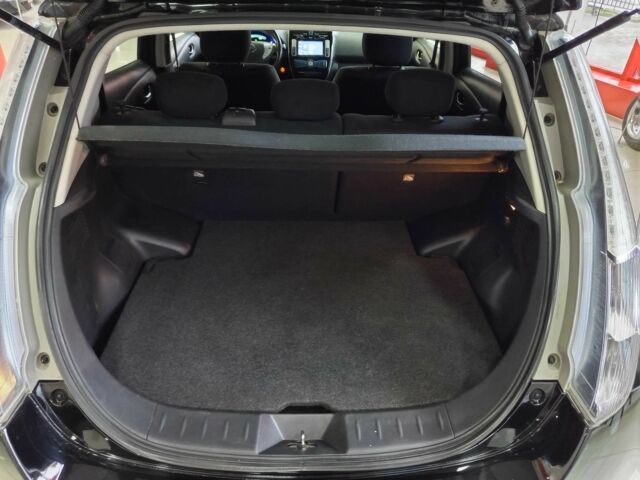 Черный Ниссан Лиф, объемом двигателя 0 л и пробегом 80 тыс. км за 7700 $, фото 19 на Automoto.ua