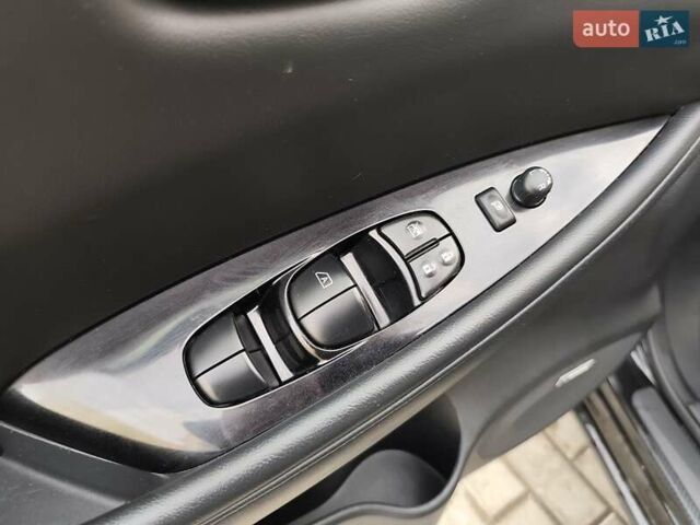 Чорний Ніссан Ліф, об'ємом двигуна 0 л та пробігом 120 тис. км за 6499 $, фото 20 на Automoto.ua