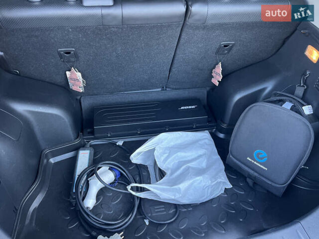 Чорний Ніссан Ліф, об'ємом двигуна 0 л та пробігом 164 тис. км за 8500 $, фото 40 на Automoto.ua