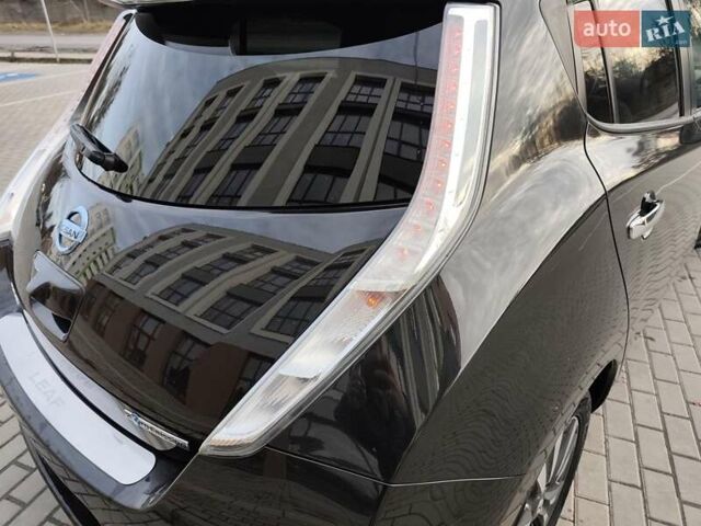 Чорний Ніссан Ліф, об'ємом двигуна 0 л та пробігом 120 тис. км за 6499 $, фото 9 на Automoto.ua